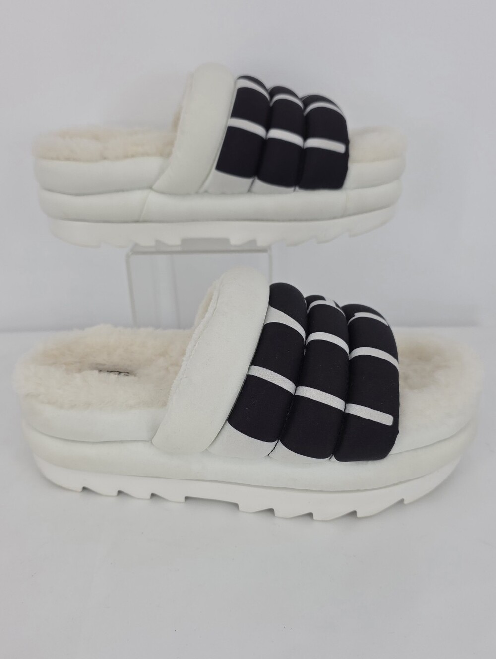 UGG Maxi Slide Logo Womens 6 Black White Puffer Sheepskin Platform Sandals